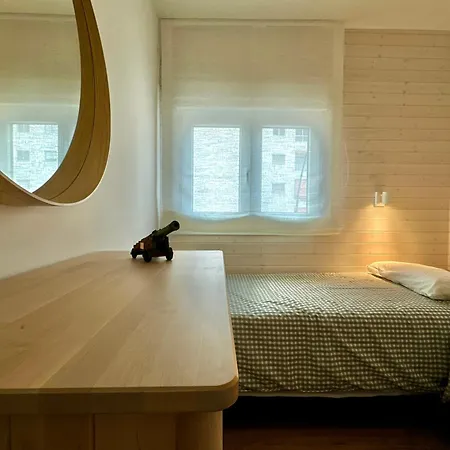 Apartamento La Casita 2br - Pool, Parking & Aircon *