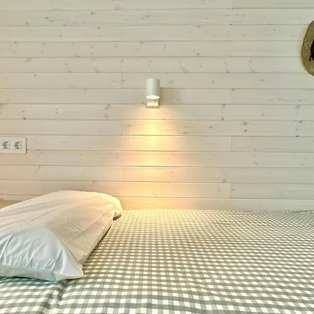La Casita 2br - Pool, Parking & Aircon Apartamento