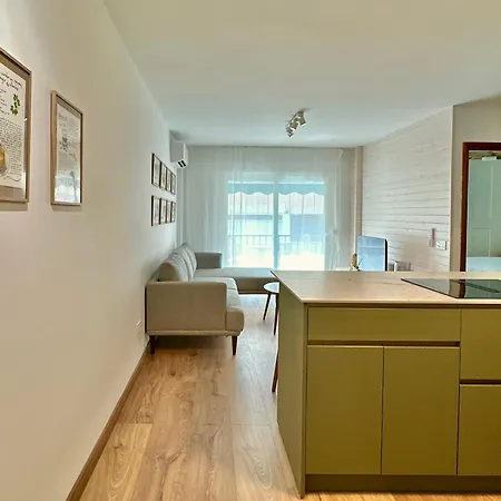 Apartamento La Casita 2br - Pool, Parking & Aircon