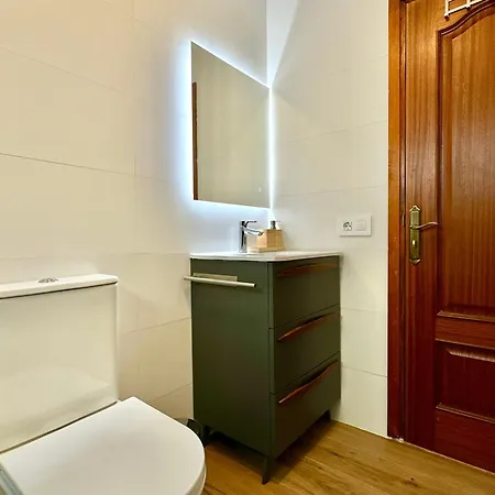 La Casita 2br - Pool, Parking & Aircon Apartmán